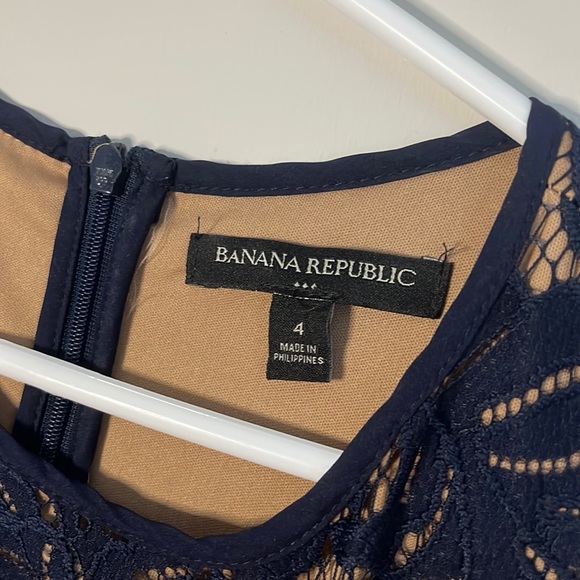 Banana Republic navy lace cocktail dress fit for any occasion - Picture 6 of 6